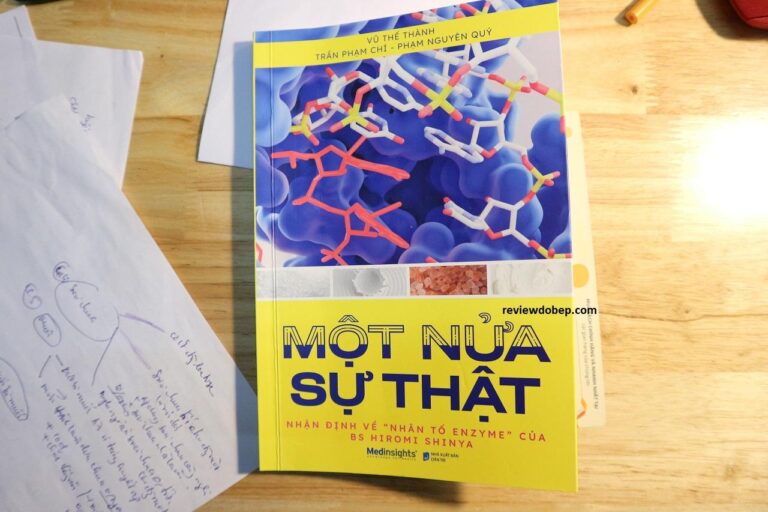 review sách một nửa sự thật